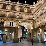 Plaza Mayor Con 2 Balcones A La Misma Plaza Mayor *