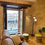 Plaza Mayor Con 2 Balcones A La Misma Plaza Mayor *