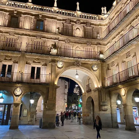 Plaza Mayor Con 2 Balcones A La Misma Plaza Mayor *