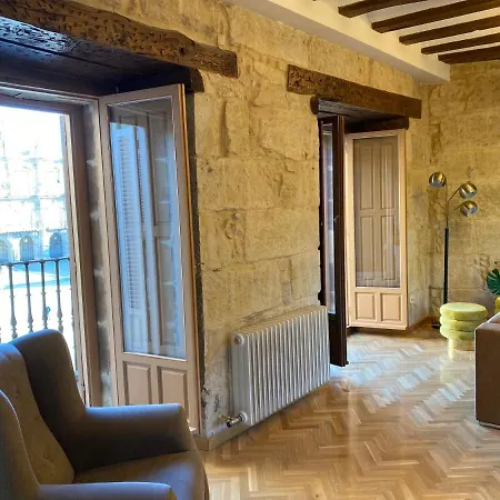 Plaza Mayor Con 2 Balcones A La Misma Plaza Mayor *