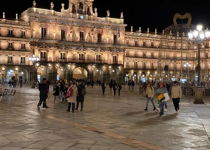 Plaza Mayor Con 2 Balcones A La Misma Plaza Mayor Διαμέρισμα *