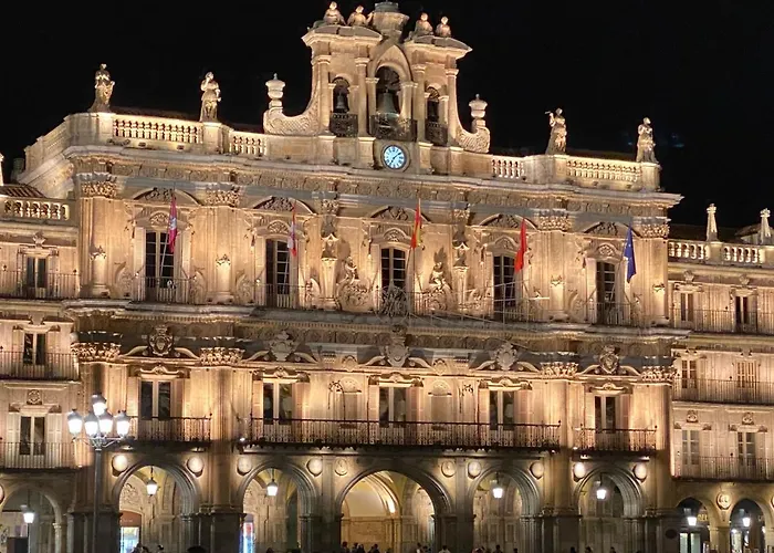 Plaza Mayor Con 2 Balcones A La Misma Plaza Mayor Διαμέρισμα *