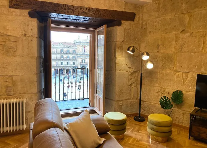 Plaza Mayor Con 2 Balcones A La Misma Plaza Mayor *