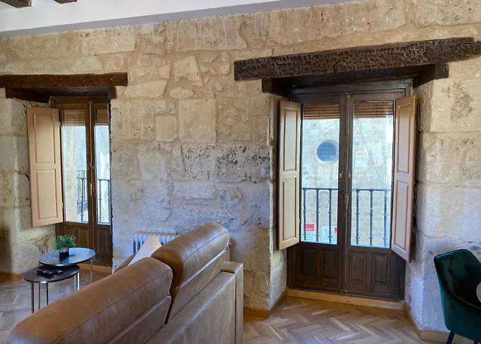 Plaza Mayor Con 2 Balcones A La Misma Plaza Mayor *