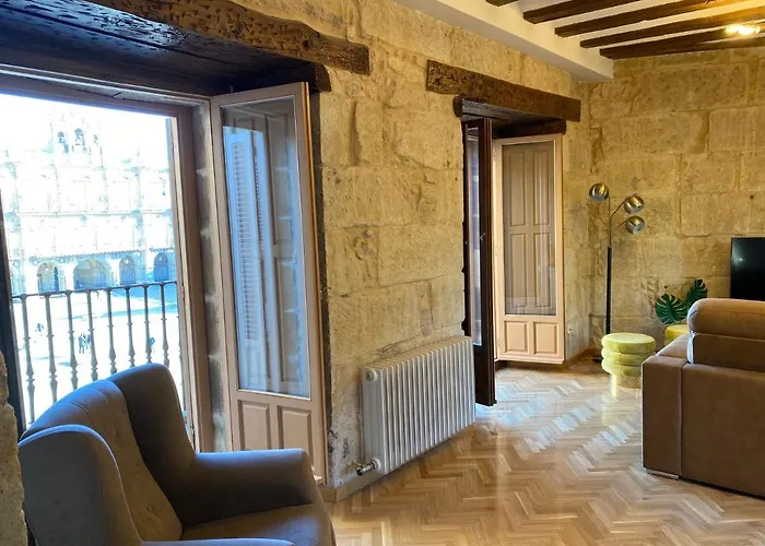 Plaza Mayor Con 2 Balcones A La Misma Plaza Mayor *